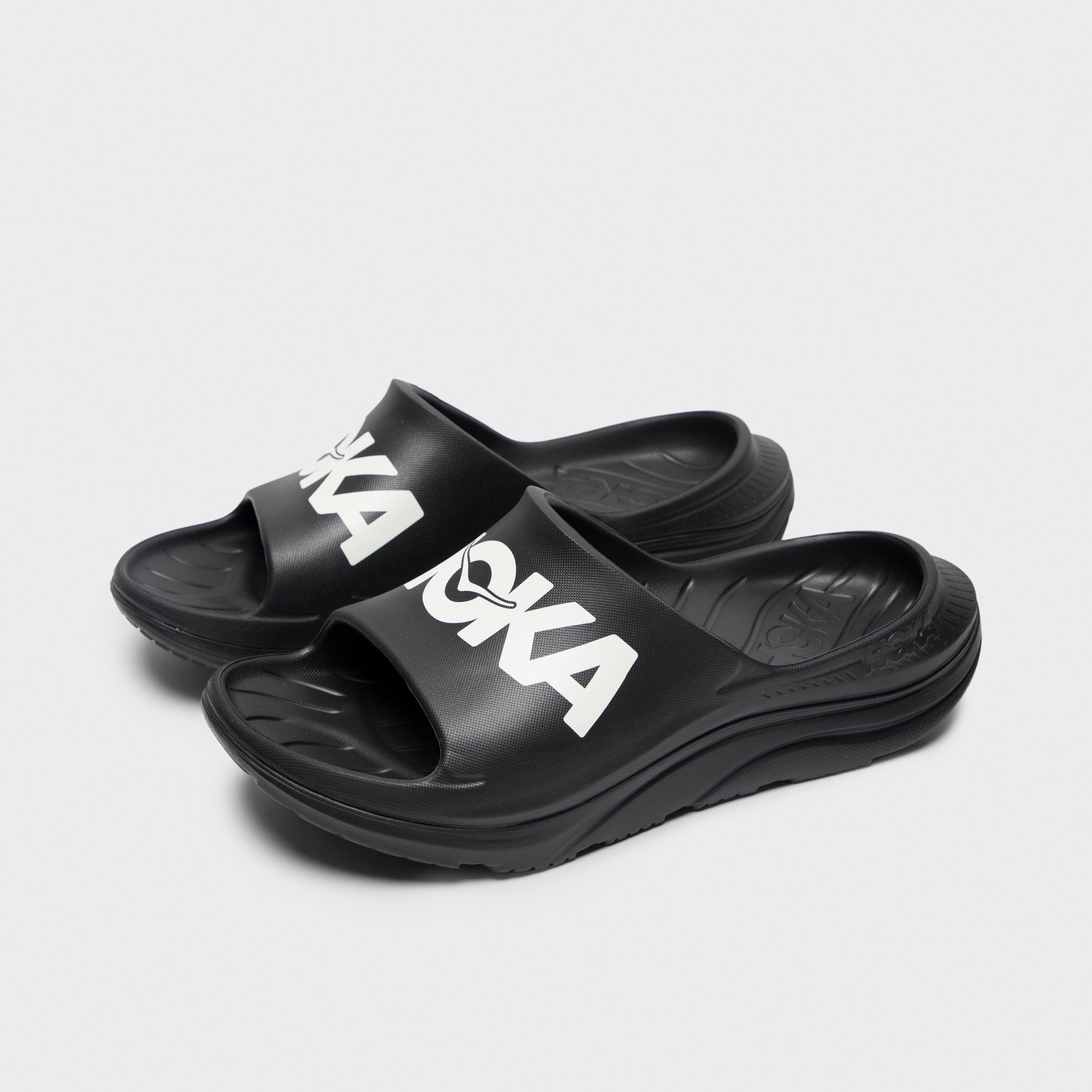 Hoka Athletic Slide Black / White