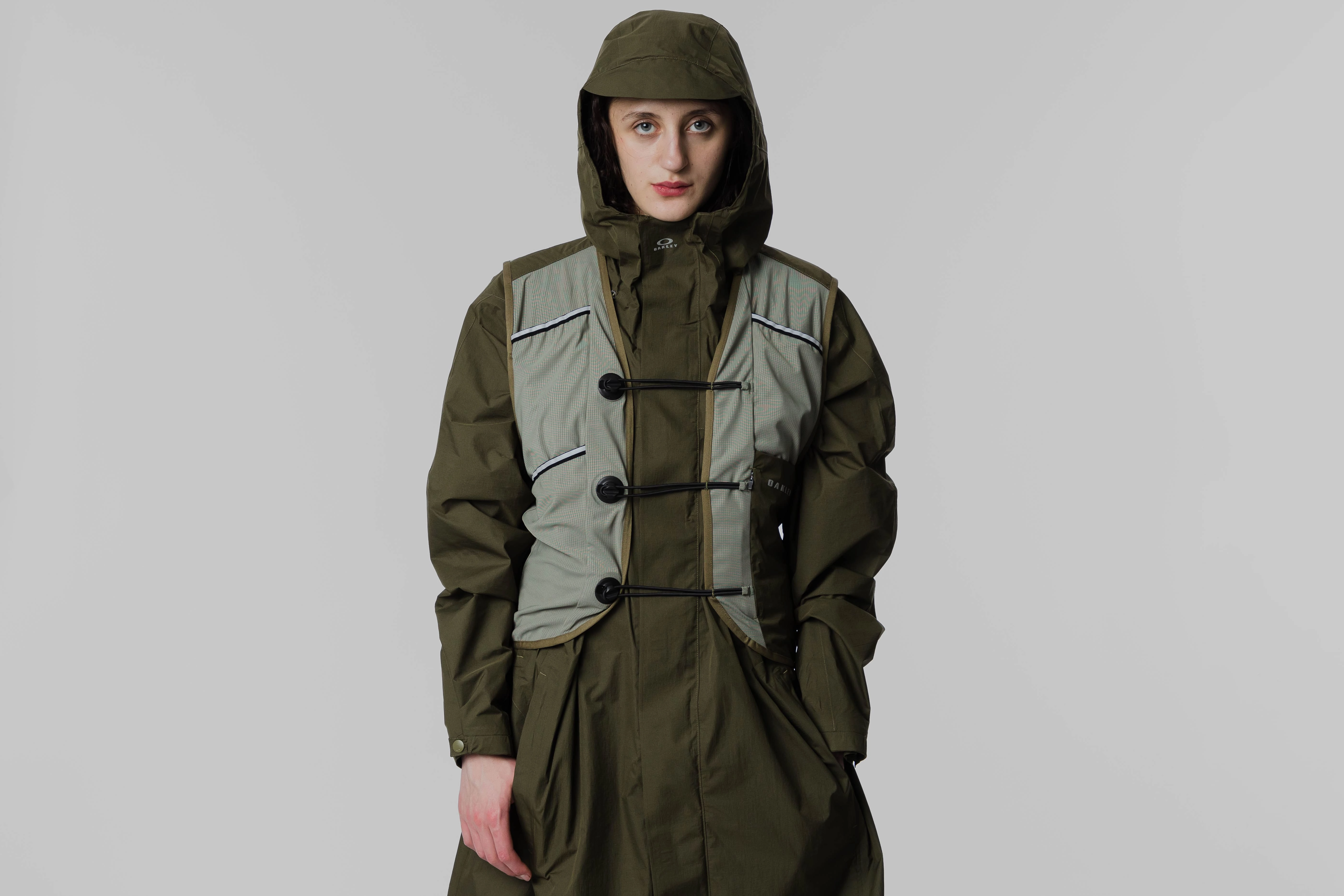 Oakley Latitude Flight Vest Poncho
