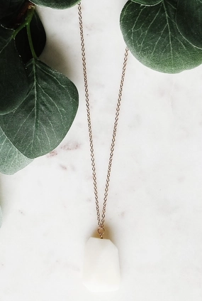 White Natural Stone Pendant Necklace