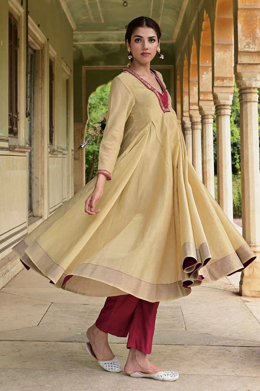 Zareen Golden Kurta & Pant Set