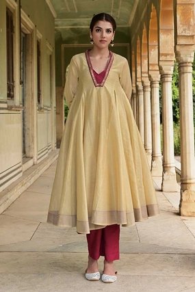 Zareen Golden Kurta & Pant Set
